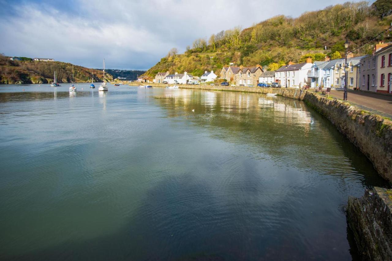 Llais Afon - 3 Bedroom Holiday Home - Fishguard Exterior photo
